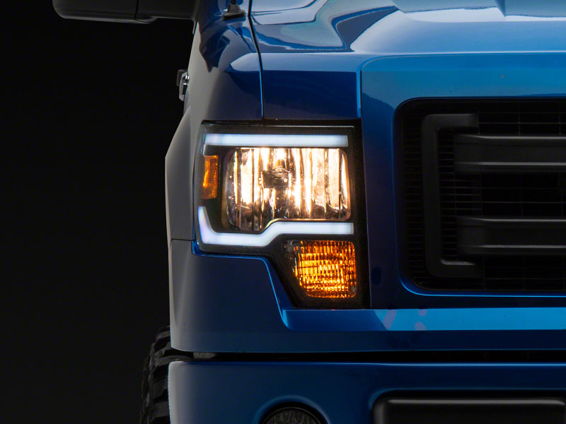 Raxiom 09-14 Ford F-150 Axial Series Faro con barra LED SEQL - Carcasa negra (lente transparente)