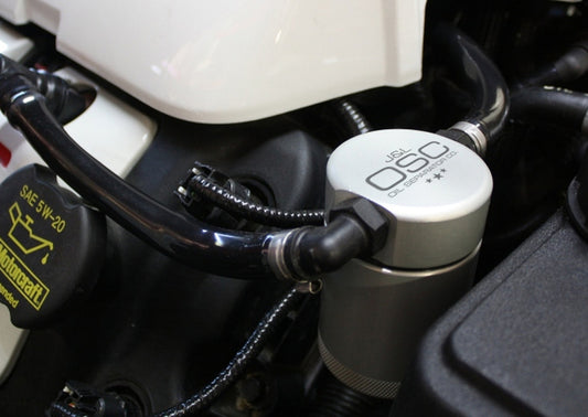 J&amp;L 2011-2017 Mustang GT; Separador de aceite del lado del pasajero 2015-2020 GT350 3.0 - Anodizado transparente