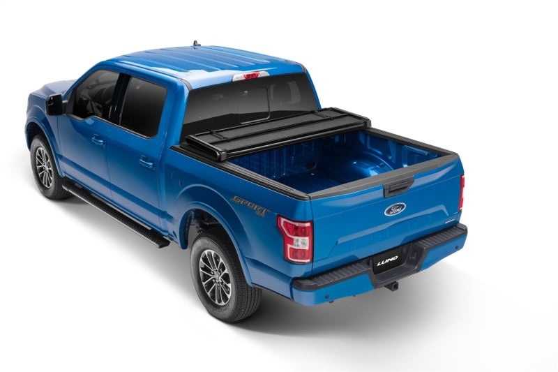 Lund 21-23 Ford F-150 (5.5ft. Bed) Hard Fold Tonneau Cover - Black