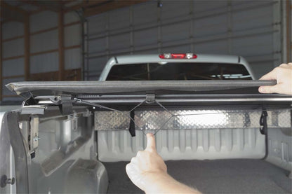 Access Lorado 08-14 Ford F-150 Caja de 6 pies 6 pulgadas con cubierta enrollable y kit de riel lateral