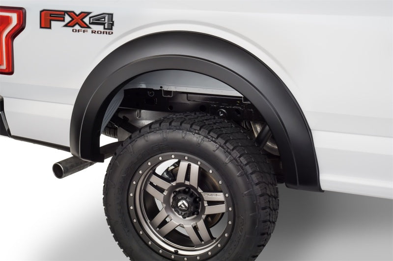 Bushwacker 18-19 Ford F-150 Extend-A-Fender estilo bengalas 4 piezas. - Negro