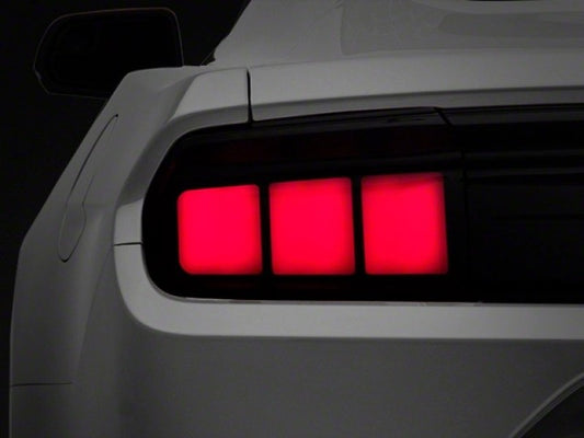 Luces traseras LED de perfil Raxiom 15-22 Ford Mustang - Carcasa negra brillante (lente ahumada)