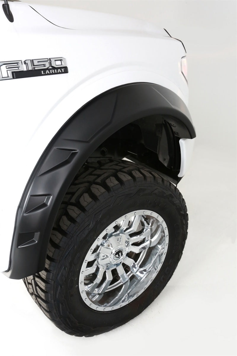 Bushwacker 18-19 Ford F-150 DRT estilo bengalas 4 piezas - negro