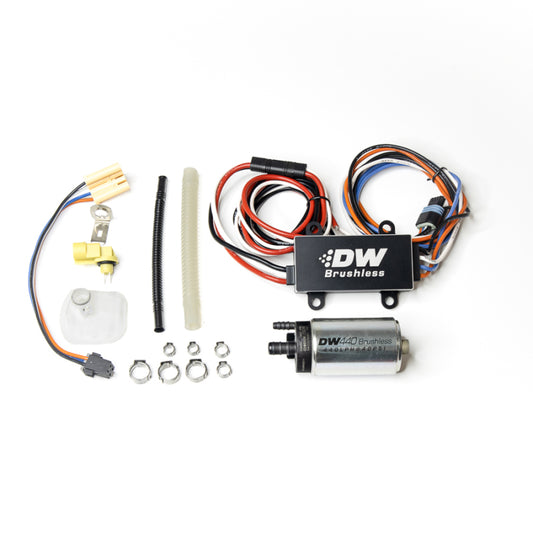 Bomba de combustible sin escobillas DeatschWerks DW440 440lph con controlador PWM y kit de instalación 2015+ Ford Mustang GT
