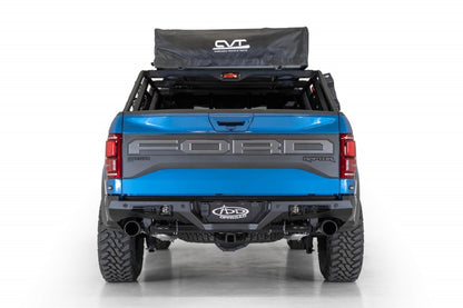 Addictive Desert Designs 17-20 Ford Raptor F-150 Bomber Parachoques trasero con recortes para sensor de respaldo